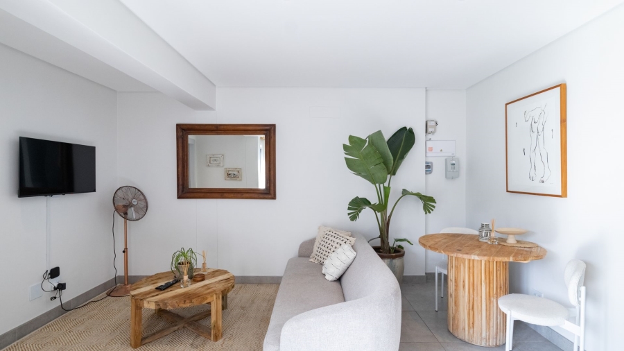 To Let 1 Bedroom Property for Rent in Sea Point Western Cape